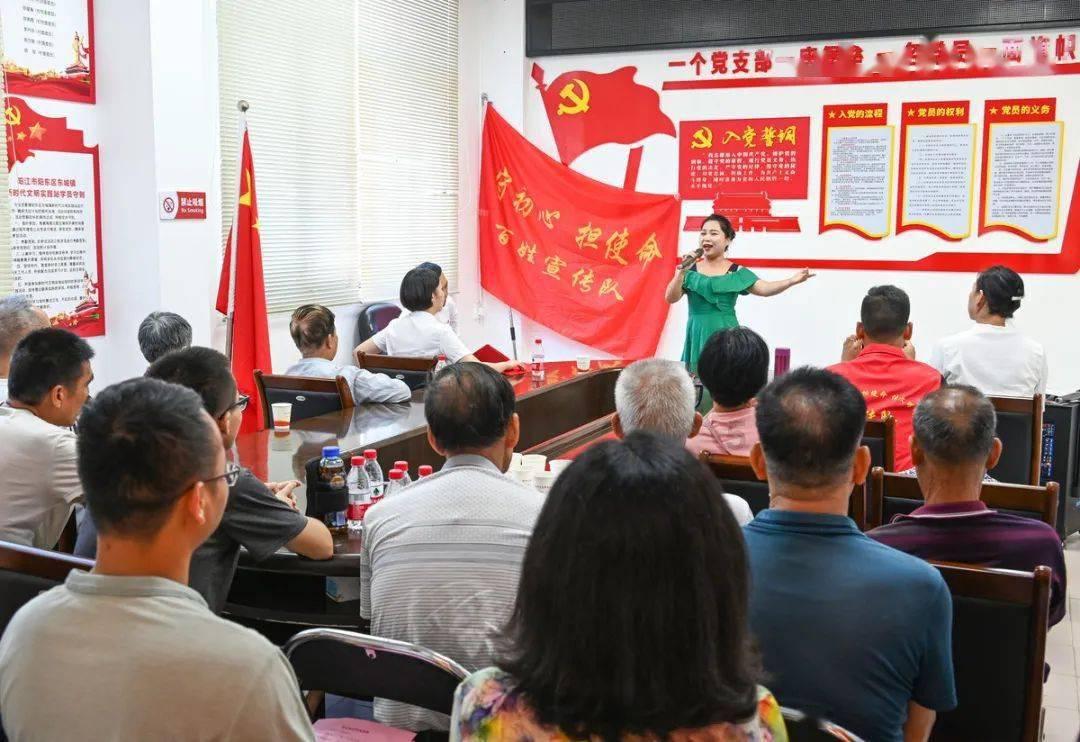 沈腾公然嘲笑妻子，为何与马丽渐行渐远，却与贾玲频繁合作？